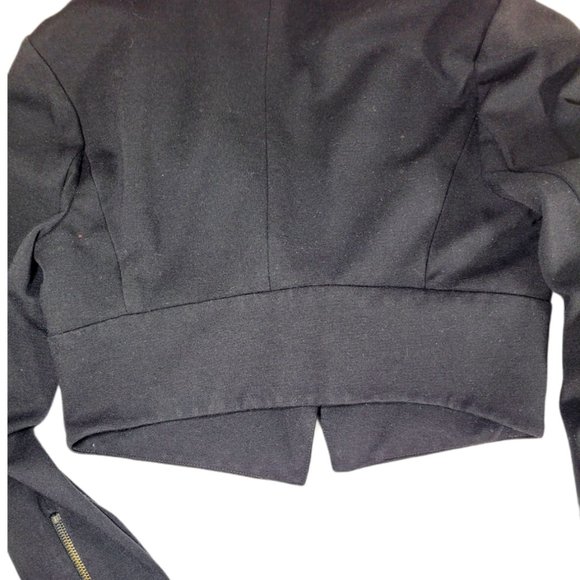 BCBG Cropped black blazer with zipper detailing. - Picture 11 of 11